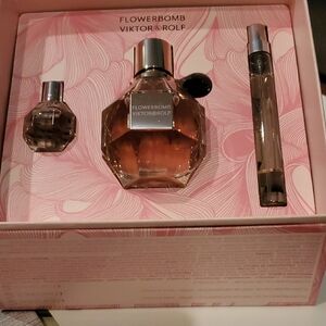 Viktor & Rolf Flowerbomb Perfume Set